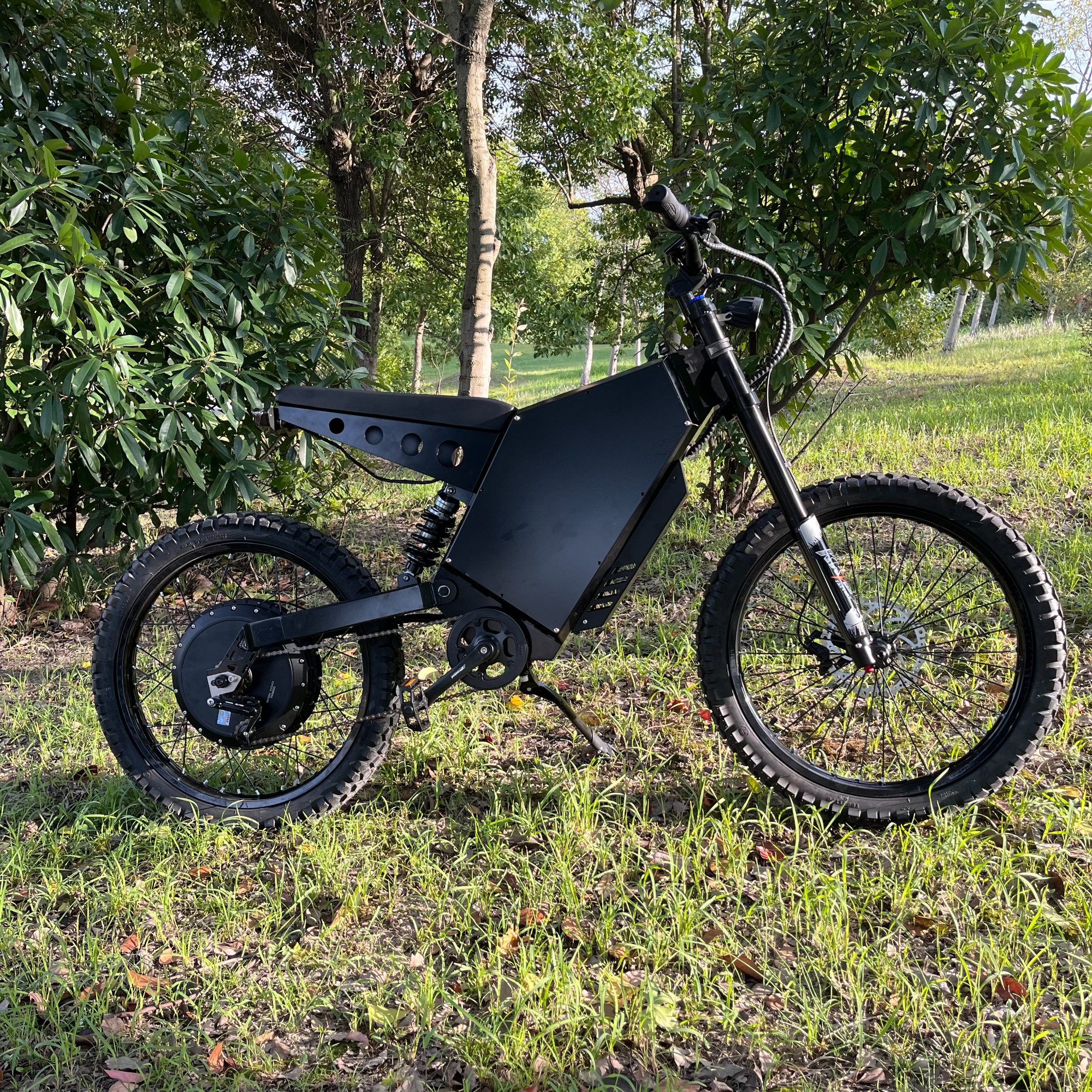 2024 8000w Large Power High Quality Mountain Dirt Bike Pitbike Ultra Bee Ebike