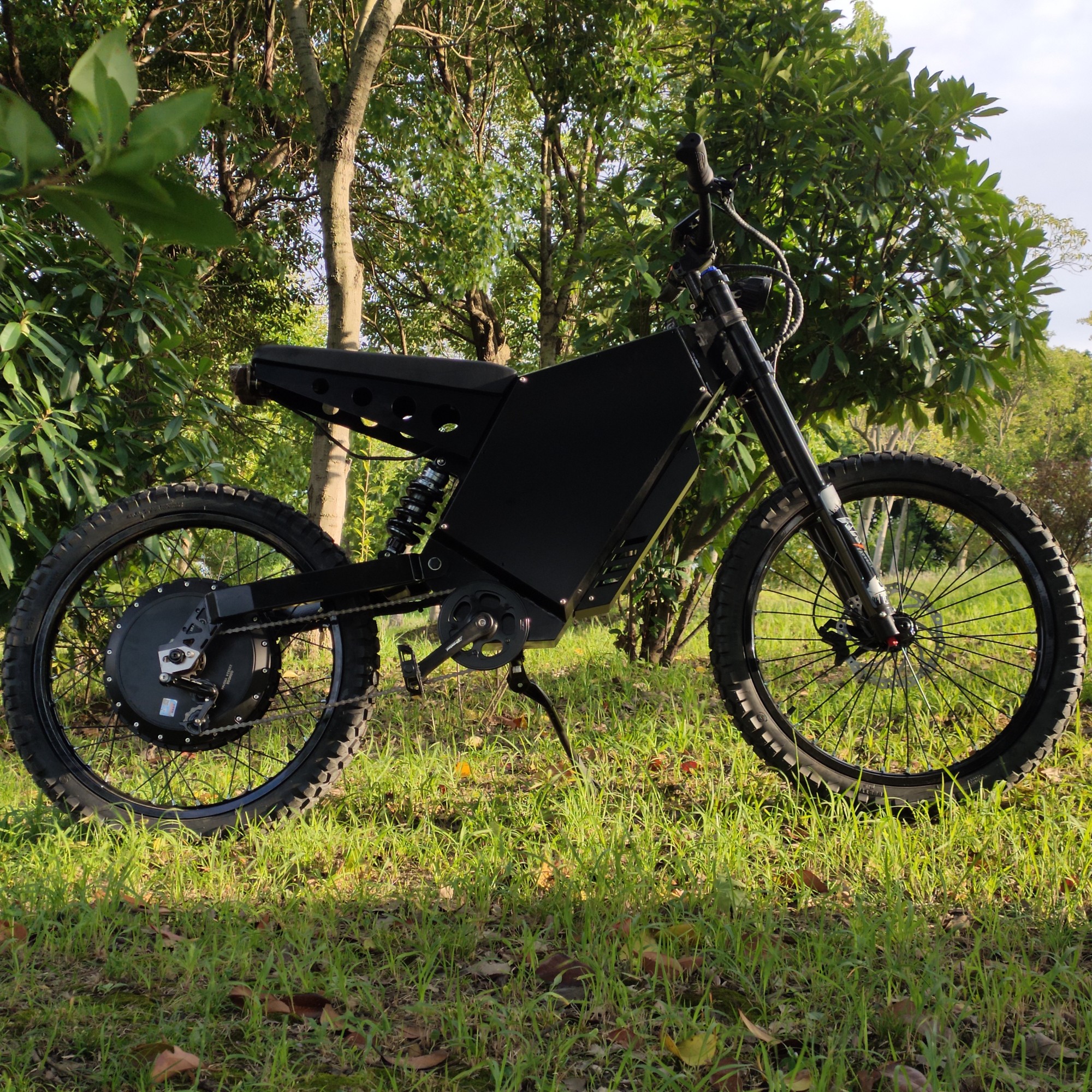 75Ah Large Power 8000W SS30 Road Bike Full Suspension Motocross Electric Dirt Bike