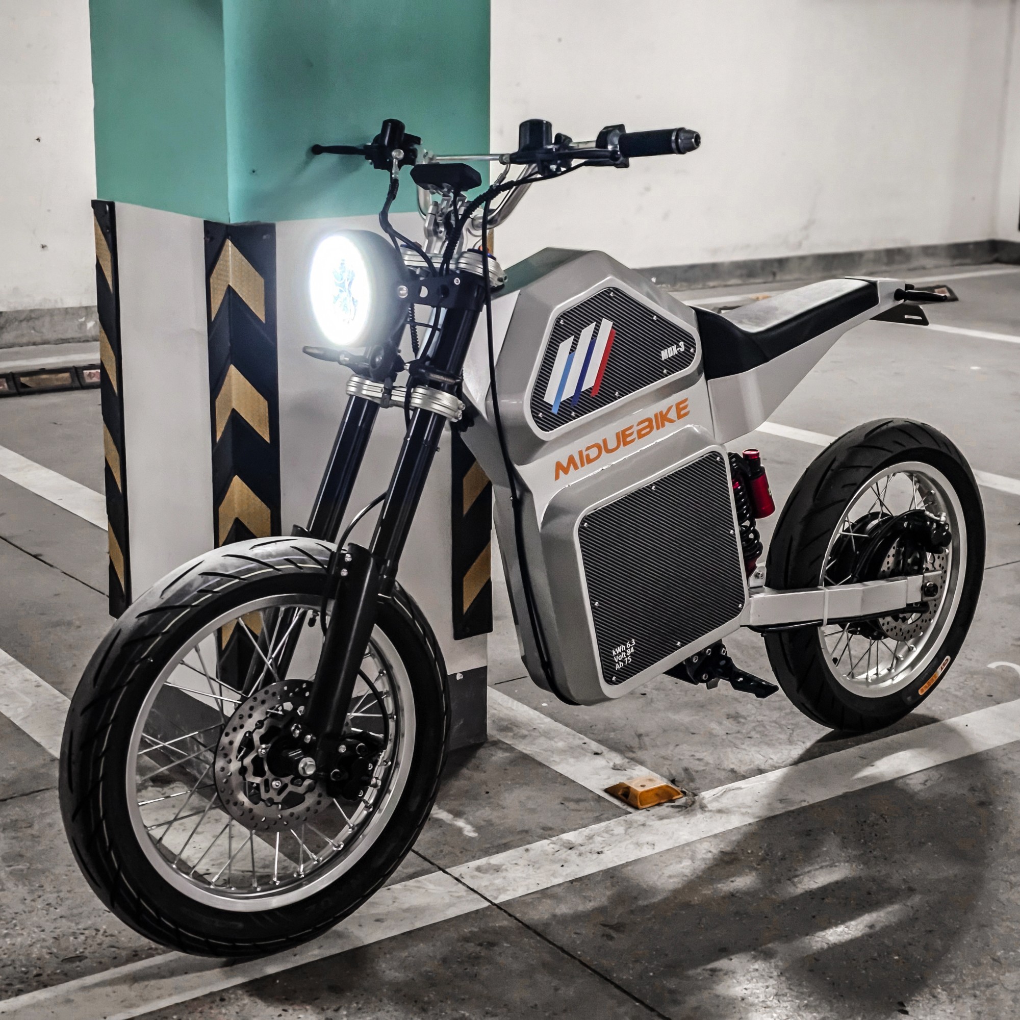 Motocross MDX-3 Low Energy Consumption High Speed And Strong Grip Electric Bike City Climbing